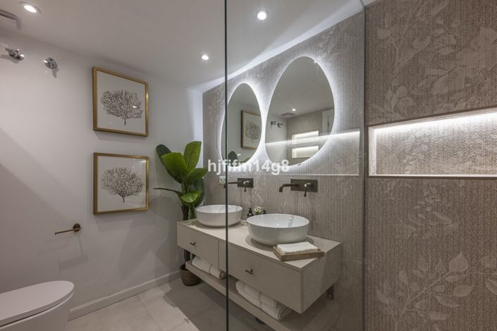 Image No.16-4 Bed Townhouse for sale