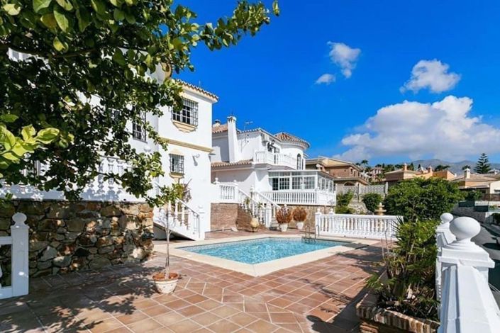 Image No.2-3 Bed Villa for sale