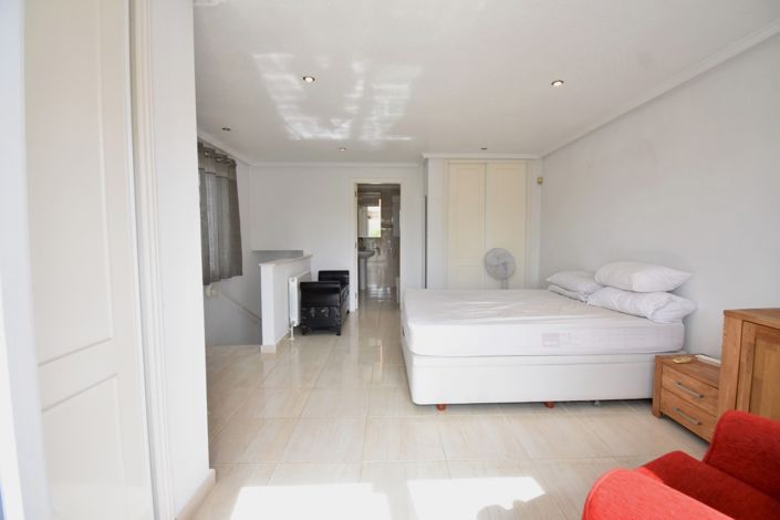 Image No.16-3 Bed Villa for sale