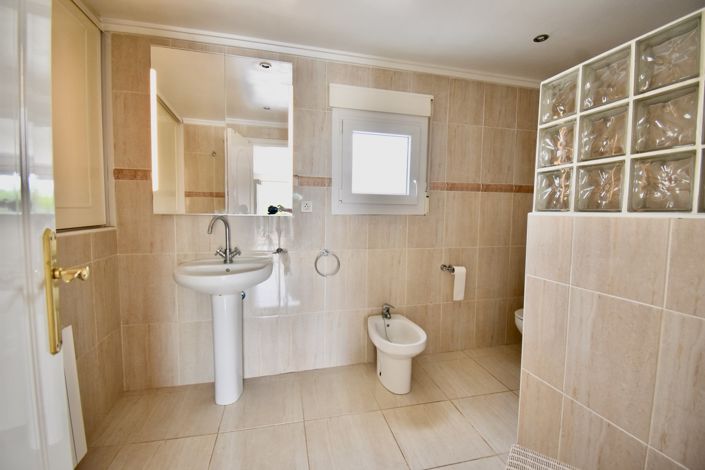 Image No.18-3 Bed Villa for sale