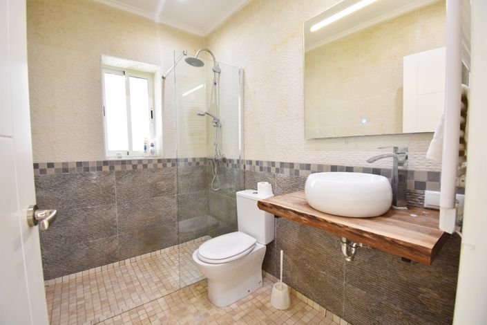 Image No.20-3 Bed Villa for sale