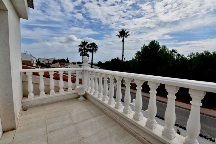 Image No.4-3 Bed Villa for sale