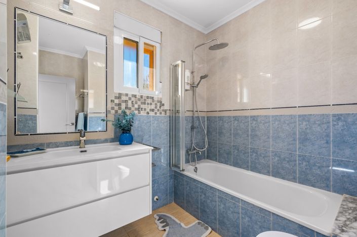 Image No.21-3 Bed Villa for sale