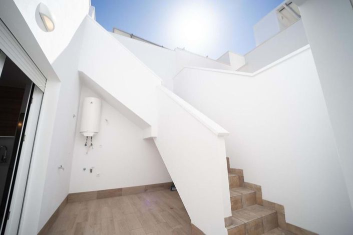 Image No.34-2 Bed Townhouse for sale