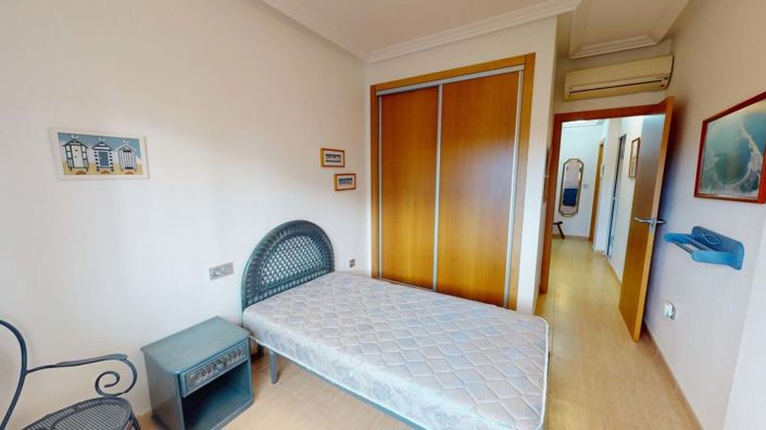 Image No.18-4 Bed Townhouse for sale