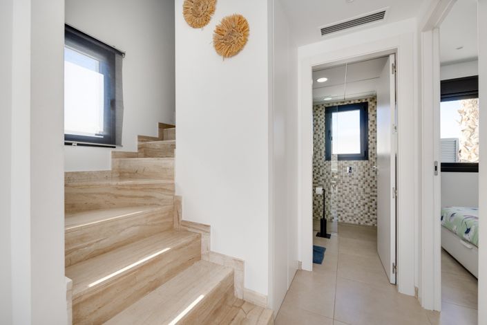 Image No.27-3 Bed Villa for sale