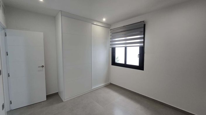 Image No.17-3 Bed Villa for sale