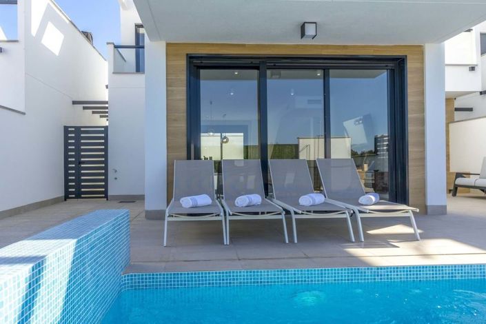 Image No.2-3 Bed Villa for sale