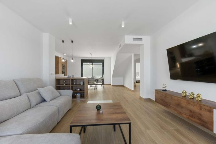 Image No.4-3 Bed Villa for sale