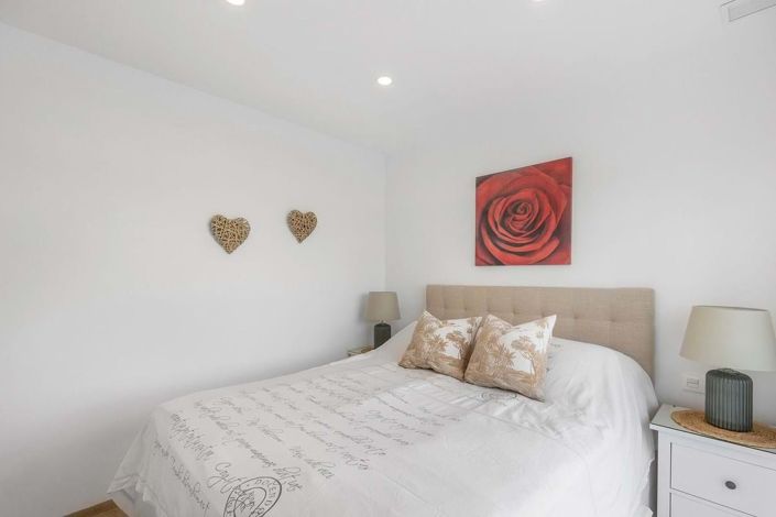 Image No.26-2 Bed Apartment for sale