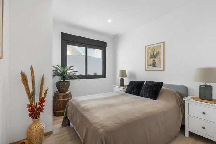 Image No.28-2 Bed Apartment for sale