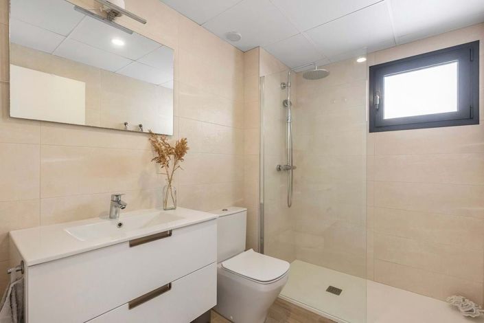 Image No.31-2 Bed Apartment for sale