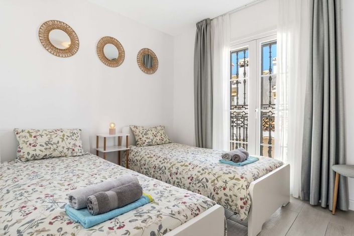 Image No.18-3 Bed Townhouse for sale