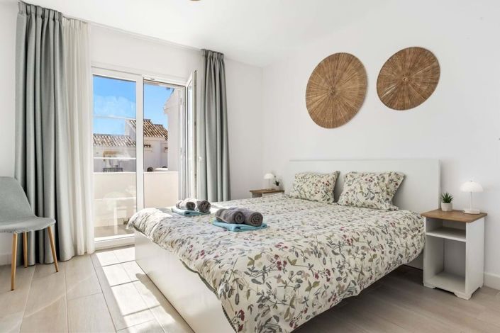 Image No.22-3 Bed Townhouse for sale