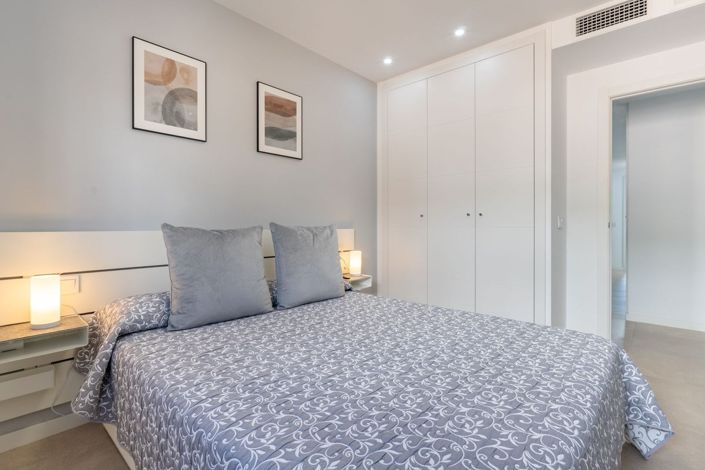 Image No.15-4 Bed Townhouse for sale