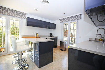 4-c23c0f86247804fa50226aecd8b0b2c8