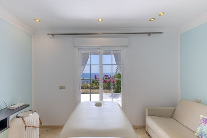 Image No.20-3 Bed Townhouse for sale