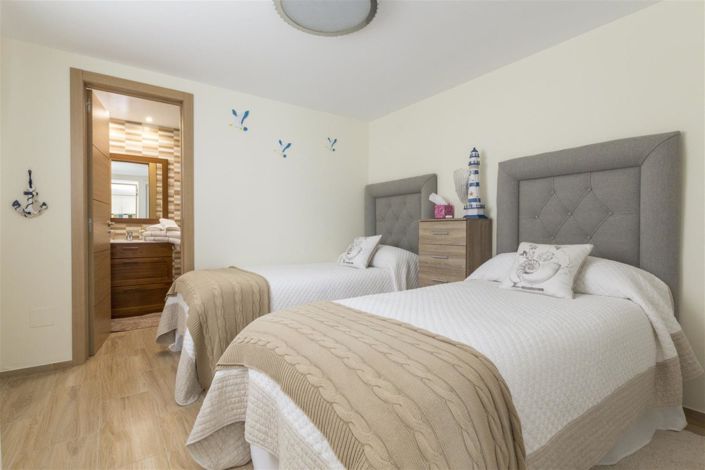 Image No.18-4 Bed Villa for sale