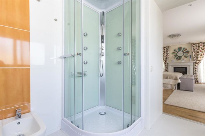 Image No.19-4 Bed Villa for sale