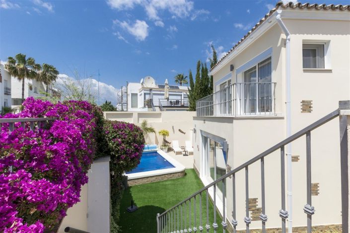 Image No.37-4 Bed Villa for sale