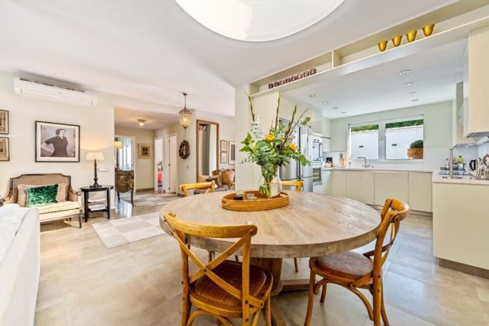 Image No.2-3 Bed Townhouse for sale