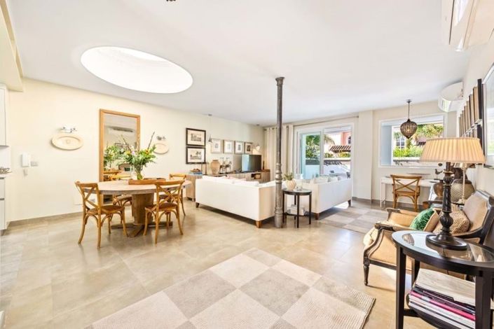 Image No.5-3 Bed Townhouse for sale