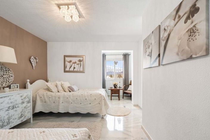 Image No.20-3 Bed Townhouse for sale