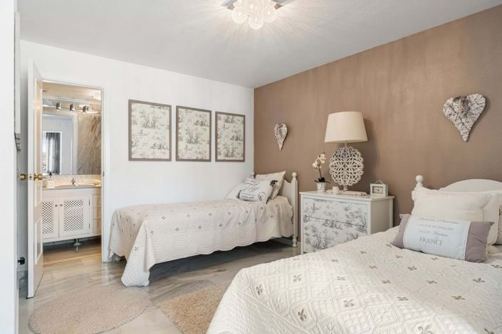 Image No.21-3 Bed Townhouse for sale