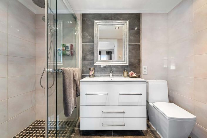 Image No.22-3 Bed Townhouse for sale