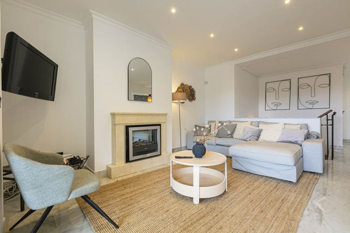 Image No.14-2 Bed Property for sale