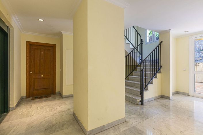 Image No.17-2 Bed Property for sale