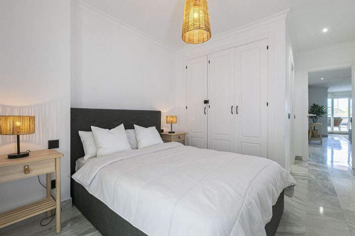 Image No.30-2 Bed Property for sale