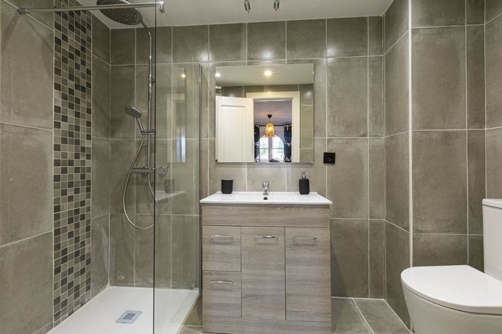 Image No.37-2 Bed Property for sale