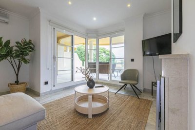 1447-660700-78d1f4f8b6655591b02d22fabb36a692d