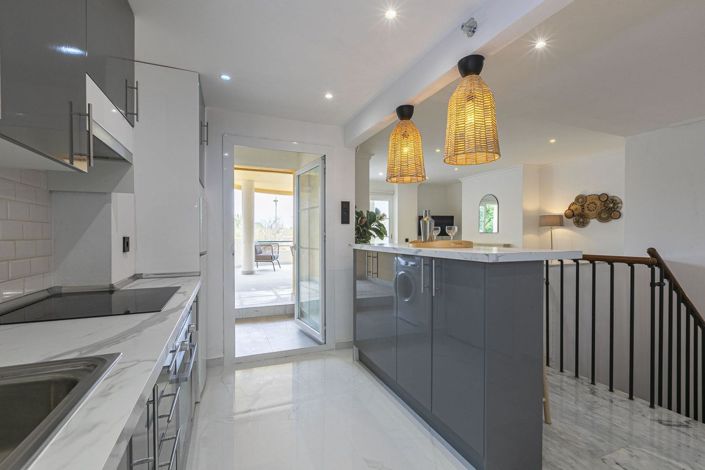 Image No.57-2 Bed Property for sale