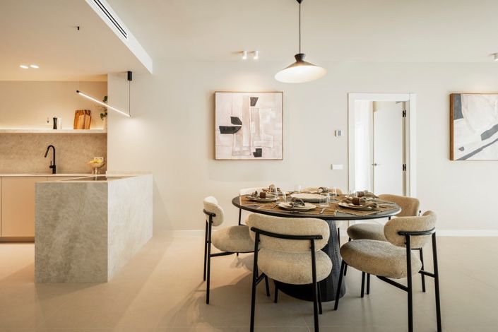 Image No.10-3 Bed Property for sale