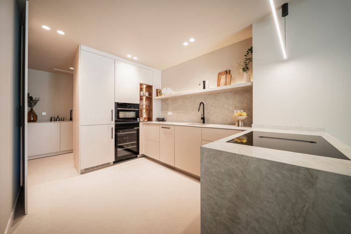 Image No.13-3 Bed Property for sale