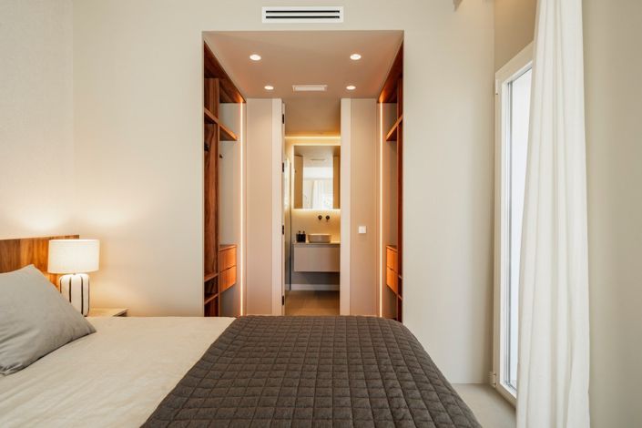 Image No.20-3 Bed Property for sale