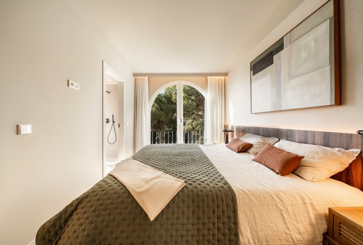 Image No.23-3 Bed Property for sale