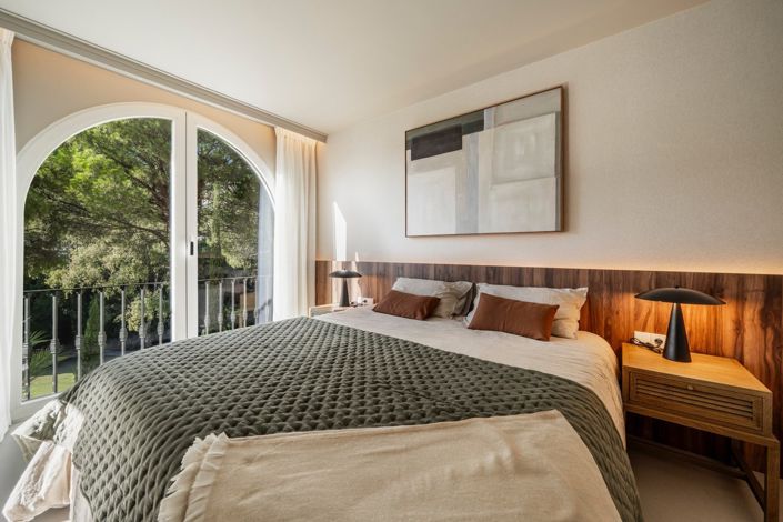 Image No.24-3 Bed Property for sale