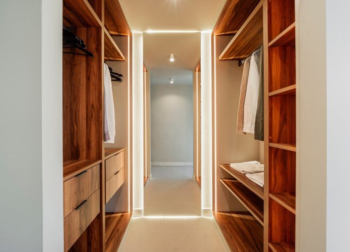 Image No.26-3 Bed Property for sale