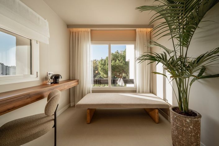 Image No.31-3 Bed Property for sale