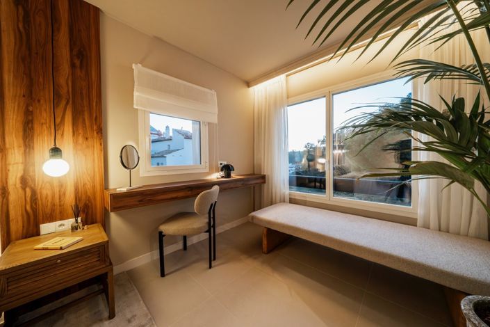 Image No.37-3 Bed Property for sale