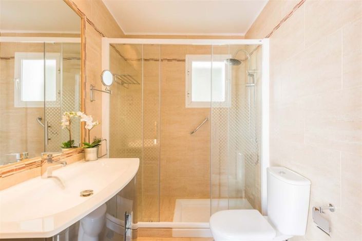 Image No.24-2 Bed Villa for sale