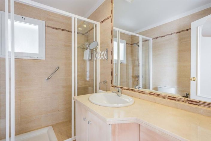 Image No.25-2 Bed Villa for sale