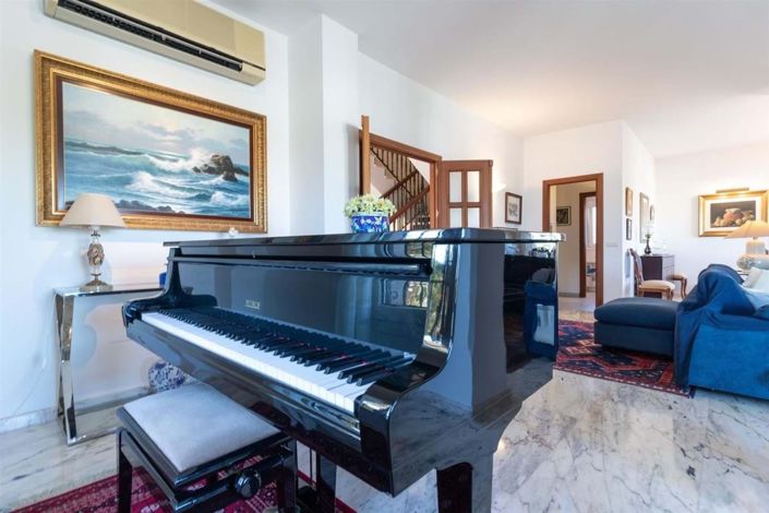 Image No.15-4 Bed Villa for sale