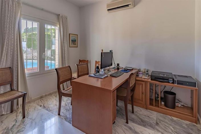 Image No.26-4 Bed Villa for sale