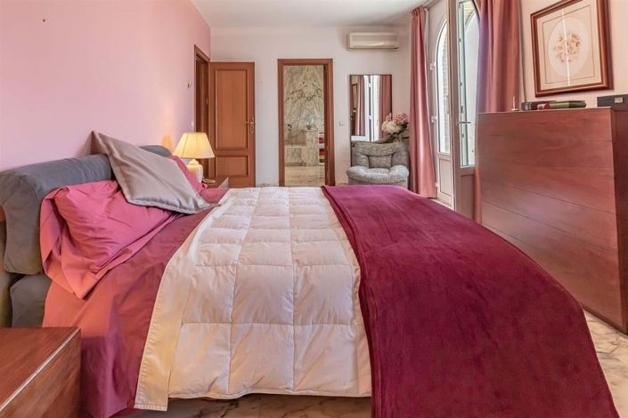 Image No.36-4 Bed Villa for sale