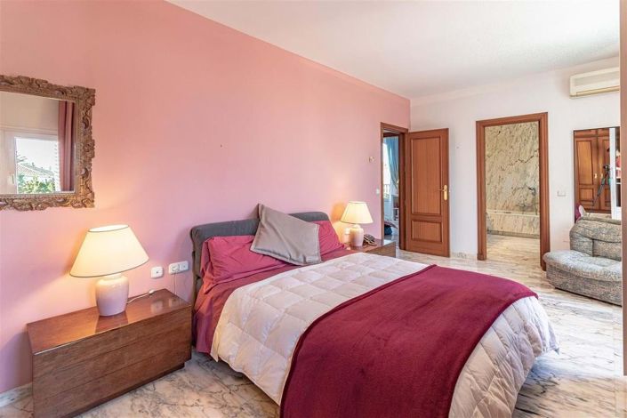 Image No.37-4 Bed Villa for sale