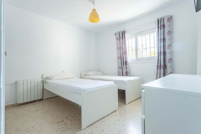 Image No.15-4 Bed Villa for sale